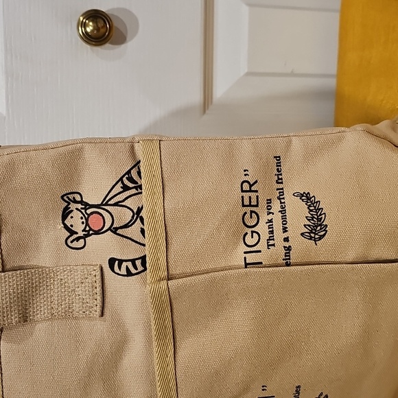 Winnie the Pooh Bundle -  Tote bag (NWOT) & Cup & 2 Pair Socks NWT & palette - Picture 4 of 13